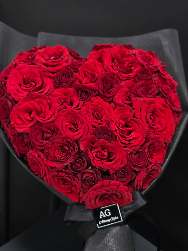 Heart of Passion: Red Roses Bouquet - Image 2