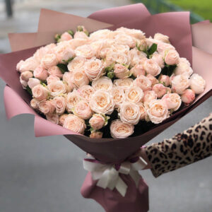 20 Peach Spray Roses Bouquet